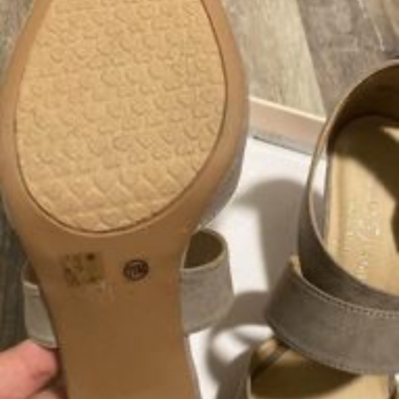 Suede taupe strappy heals - Picture 7 of 9